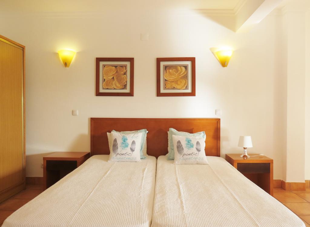 Vila Mos - Beach Resort Lagos Kültér fotó